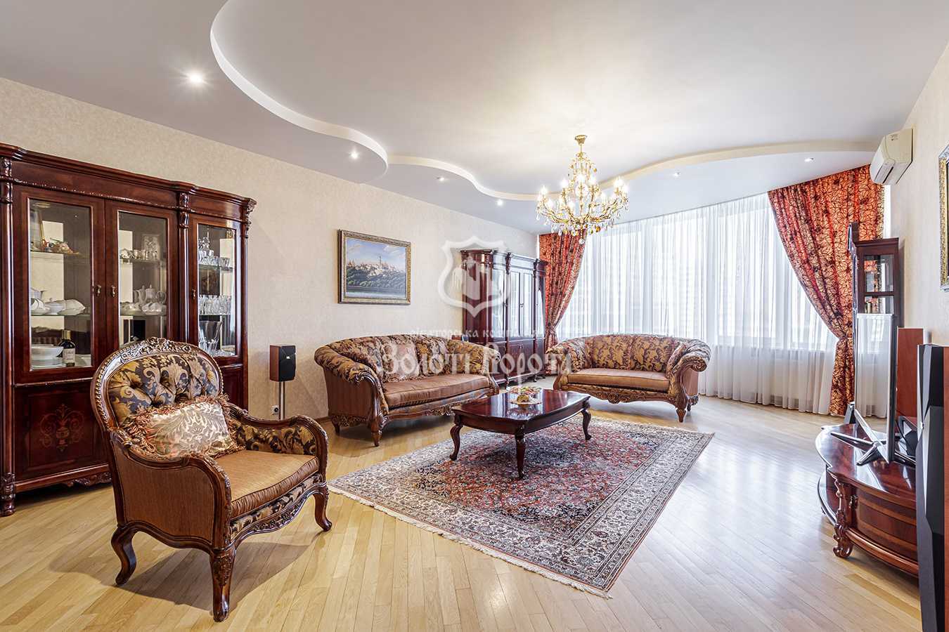 Продажа 3-комнатной квартиры 160 м², Молдавская ул., 2