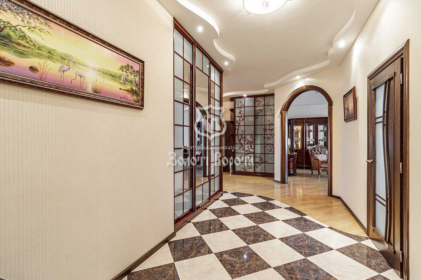 Продаж 3-кімнатної квартири 160 м², Молдавська вул., 2