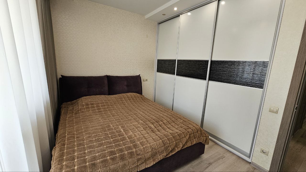 Продажа 3-комнатной квартиры 95 м², Драгоманова ул., 2А