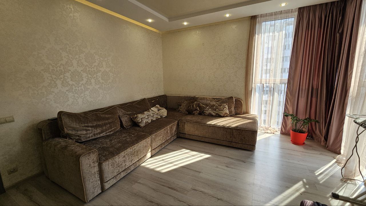 Продажа 3-комнатной квартиры 95 м², Драгоманова ул., 2А
