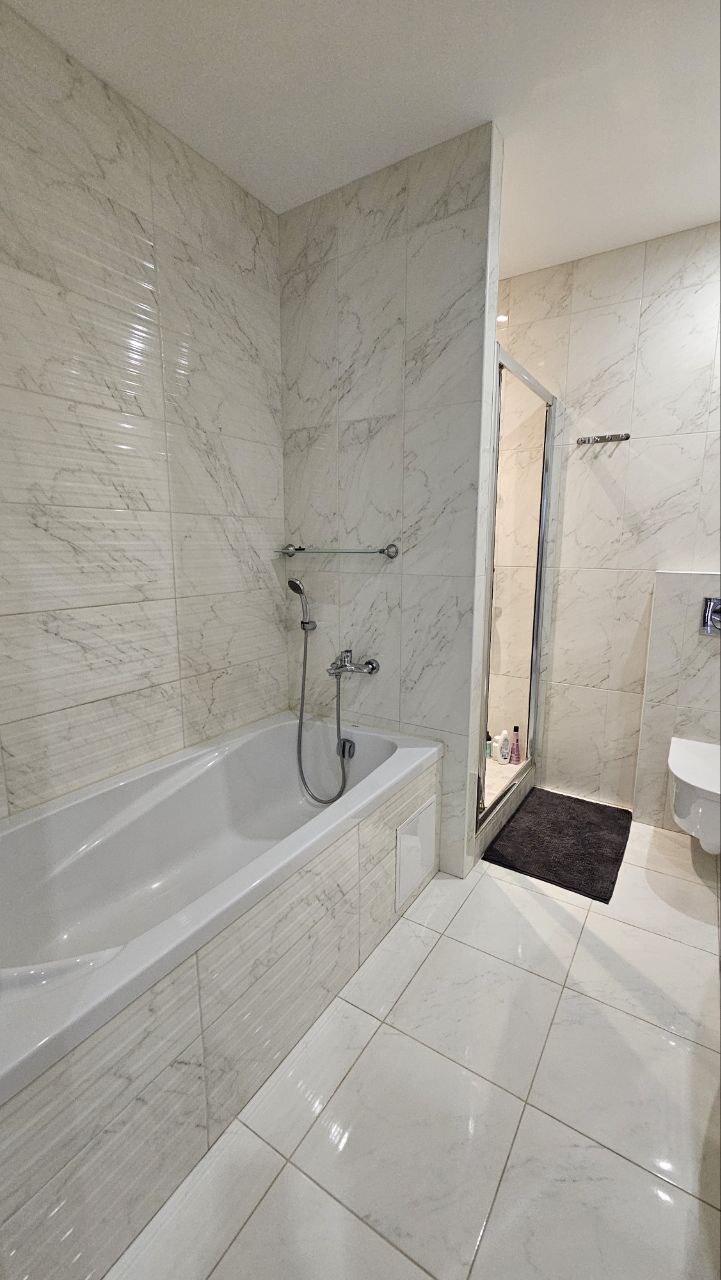 Продажа 3-комнатной квартиры 95 м², Драгоманова ул., 2А
