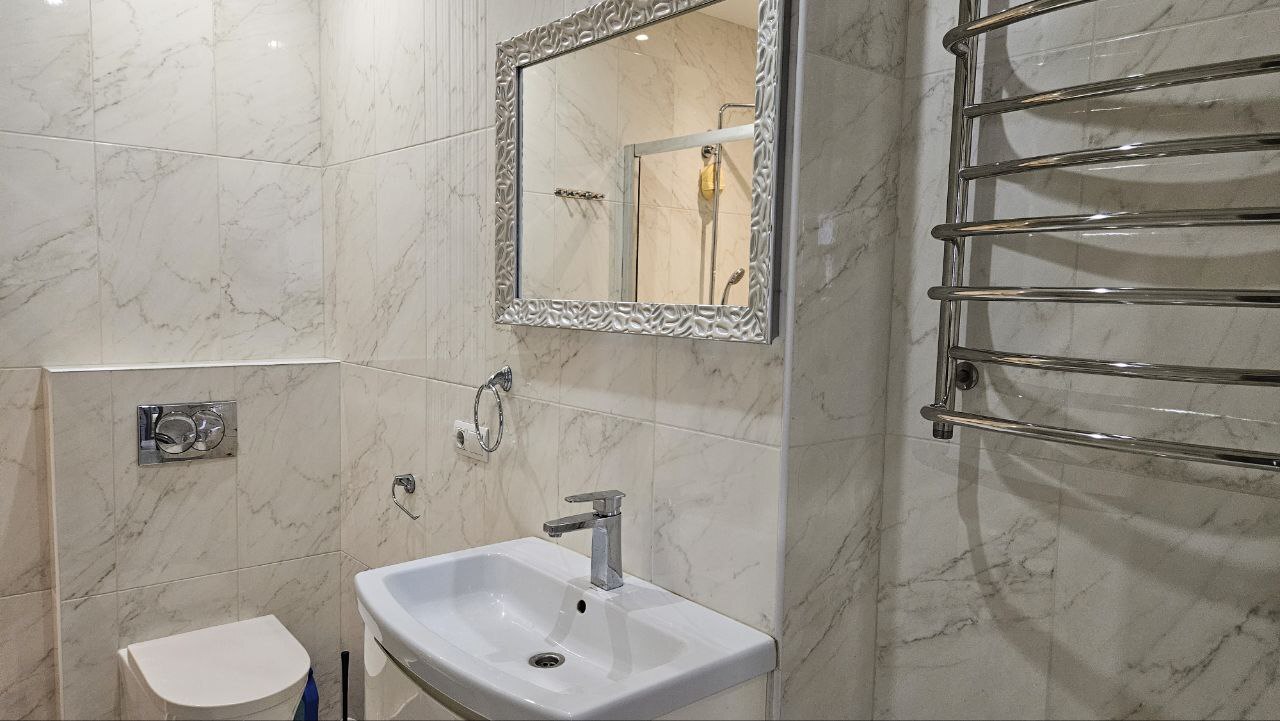 Продажа 3-комнатной квартиры 95 м², Драгоманова ул., 2А