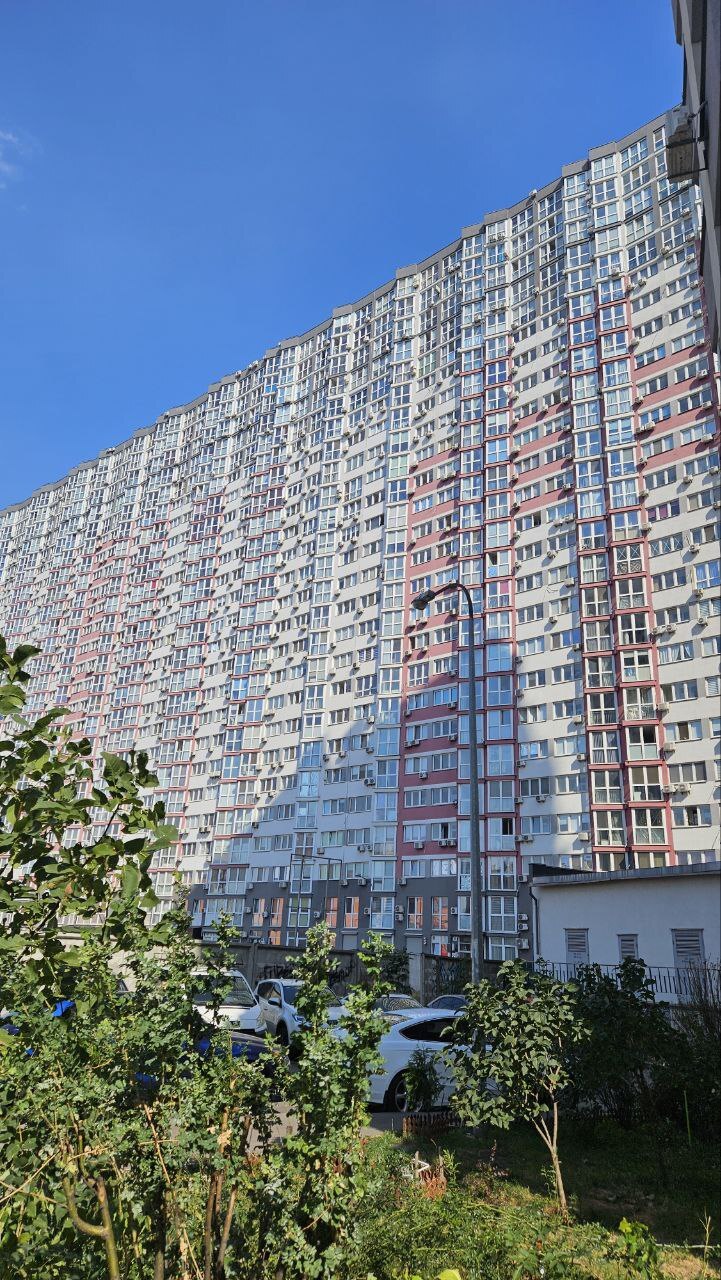 Продажа 3-комнатной квартиры 95 м², Драгоманова ул., 2А