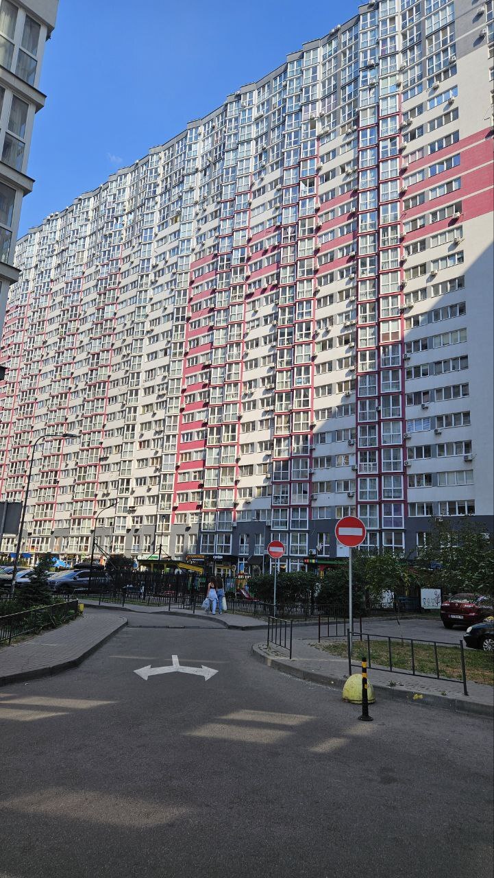 Продажа 3-комнатной квартиры 95 м², Драгоманова ул., 2А