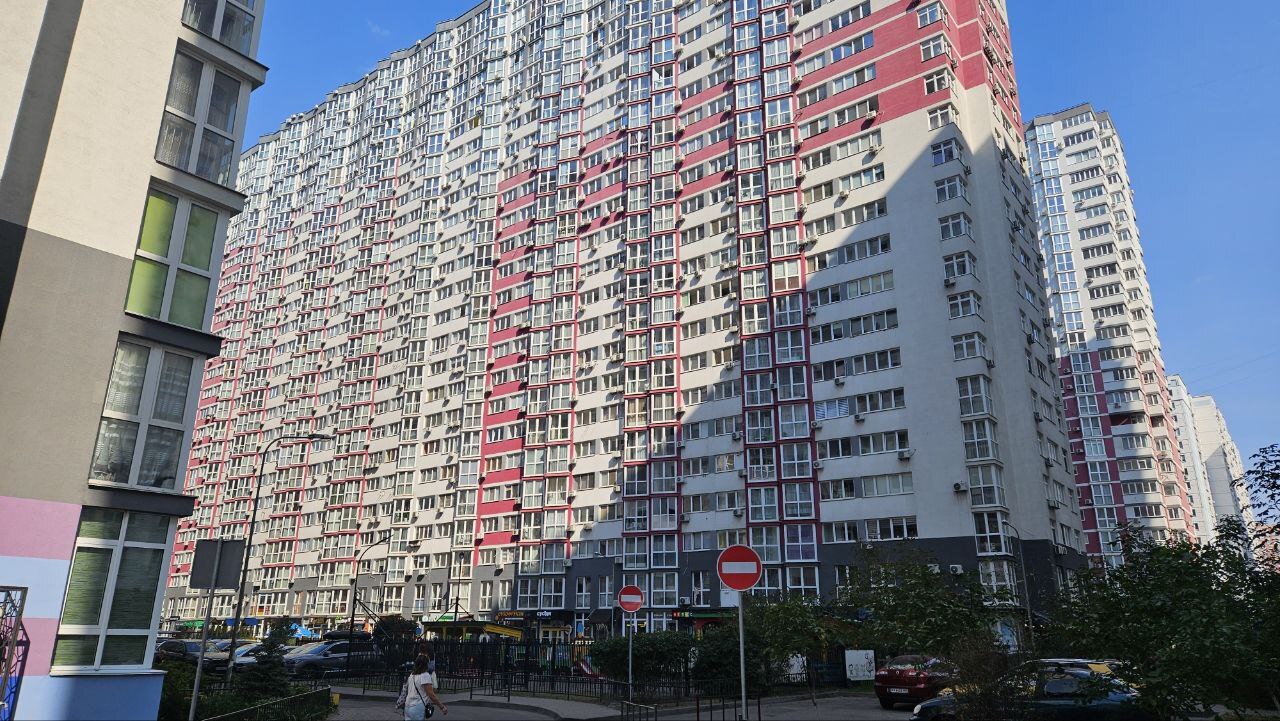 Аренда 3-комнатной квартиры 95 м², Драгоманова ул., 2А