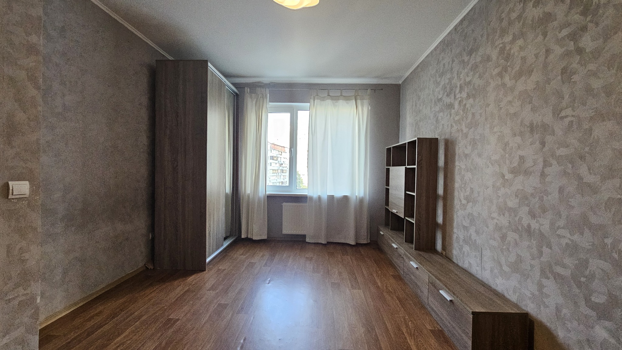 Продажа 1-комнатной квартиры 37 м², Бориса Гмыри ул., 12Б (ЖД ДУБРОВИЦА)