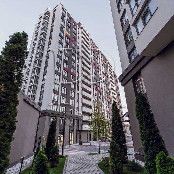 Продажа 1-комнатной квартиры 40 м², Комарова Космонавта, 15А