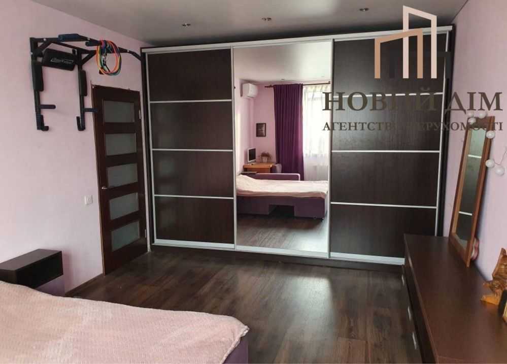 Продаж 1-кімнатної квартири 43 м², Боголюбова вул., 8