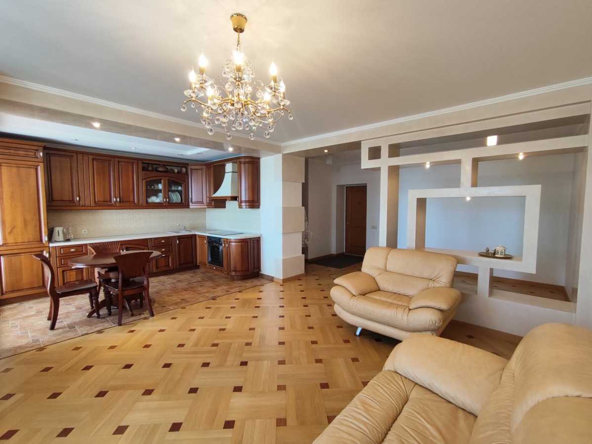 Продажа 3-комнатной квартиры 89 м², Васильковская ул., 18