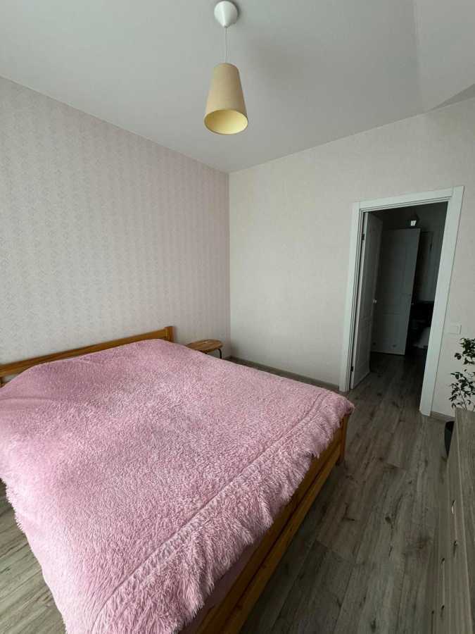 Продаж 3-кімнатної квартири 73 м², Придорожня вул., 2