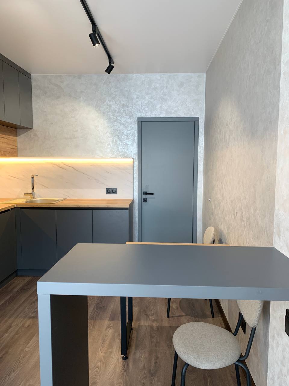 Продаж 1-кімнатної квартири 40.1 м², Кармелюка вул.