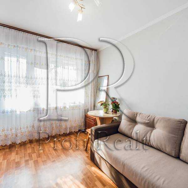 Продаж 3-кімнатної квартири 71 м², Озерна вул., 16