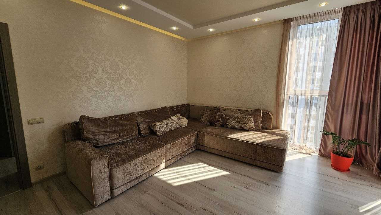 Оренда 3-кімнатної квартири 90 м², Котельникова вул., Драгоманова, 2а