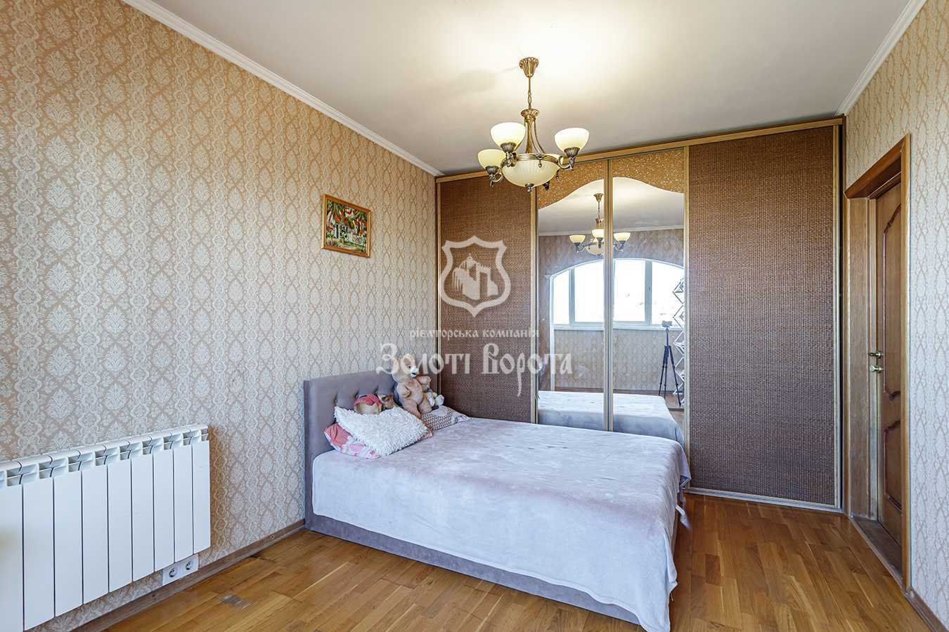 Продаж 3-кімнатної квартири 75 м², Печенізька вул., 34