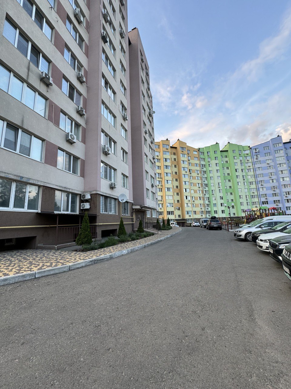 Продаж 1-кімнатної квартири 47 м²