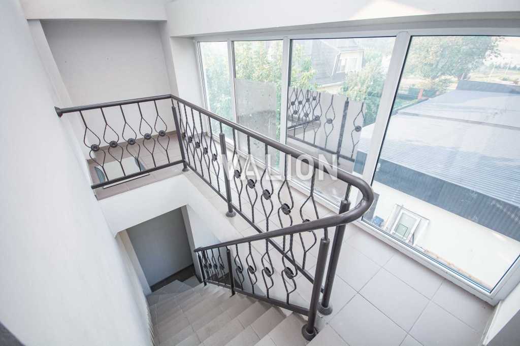 Продаж офісу 316.6 м², Сєрова вул., Чорних Запорожців (Короленка), 25