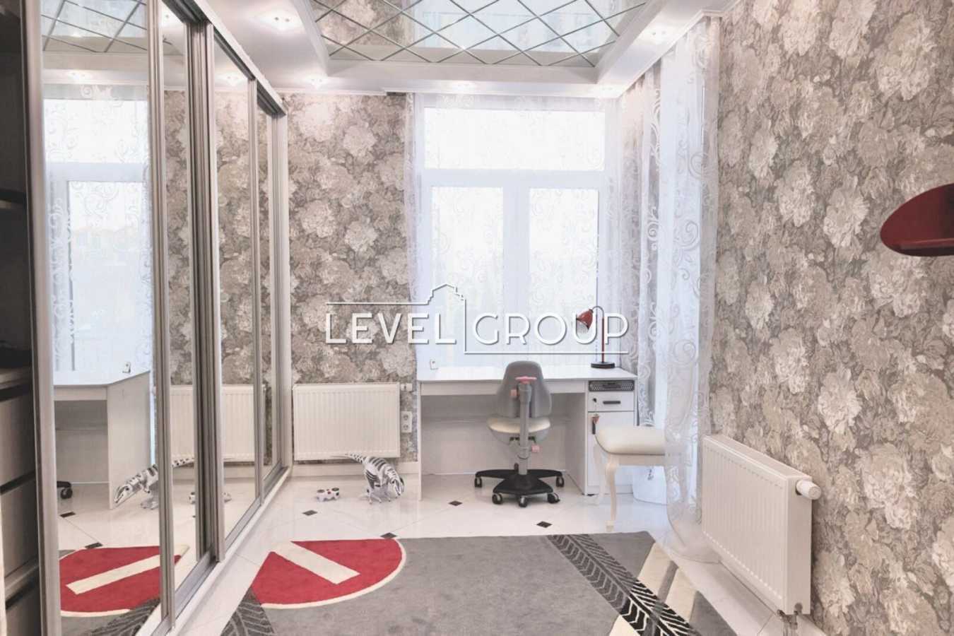 Оренда 4-кімнатної квартири 150 м², Регенераторна вул., 4, корпус 6