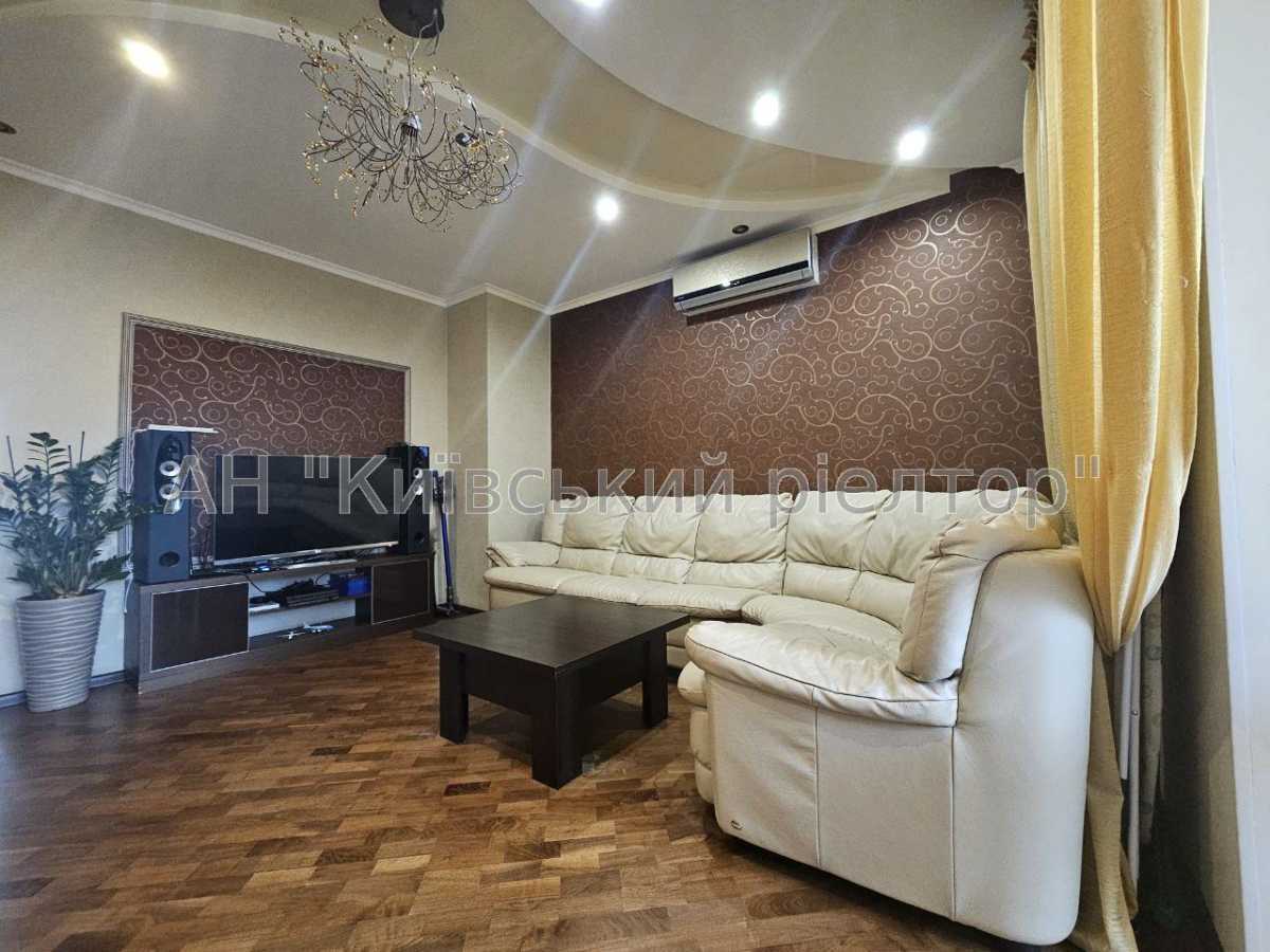 Продаж 3-кімнатної квартири 90 м², Петра Калнишевського вул., 7