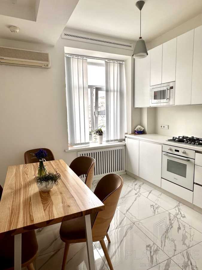 Продажа 3-комнатной квартиры 73.3 м², Победы просп., 45