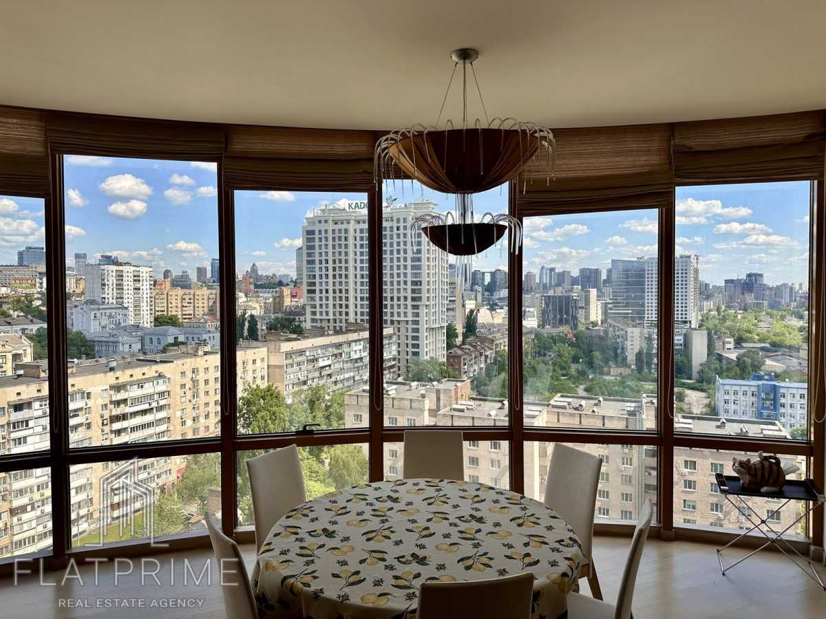 Продаж 4-кімнатної квартири 170.7 м², Жилянська вул., 59