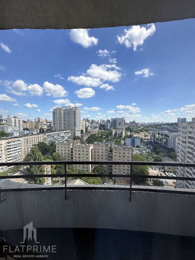 Продаж 4-кімнатної квартири 170.7 м², Жилянська вул., 59