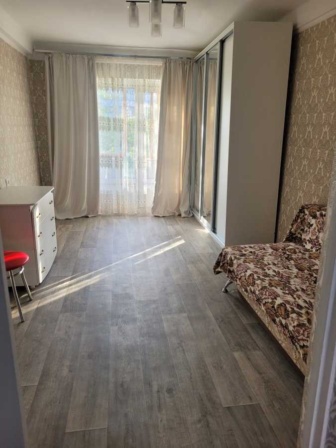 Продаж 3-кімнатної квартири 60 м², Павла Тичини просп., 3