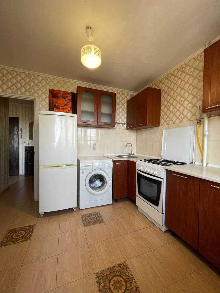 Продаж 2-кімнатної квартири 45 м², Амвросія Бучми вул., 8