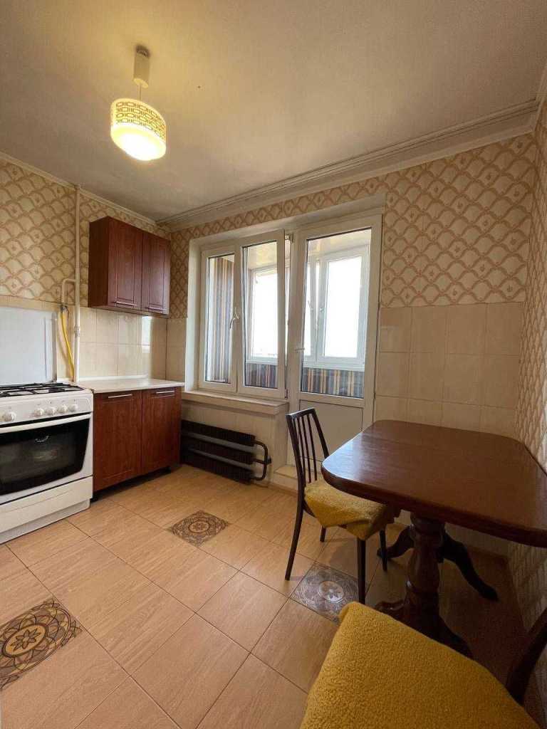 Продаж 2-кімнатної квартири 45 м², Амвросія Бучми вул., 8