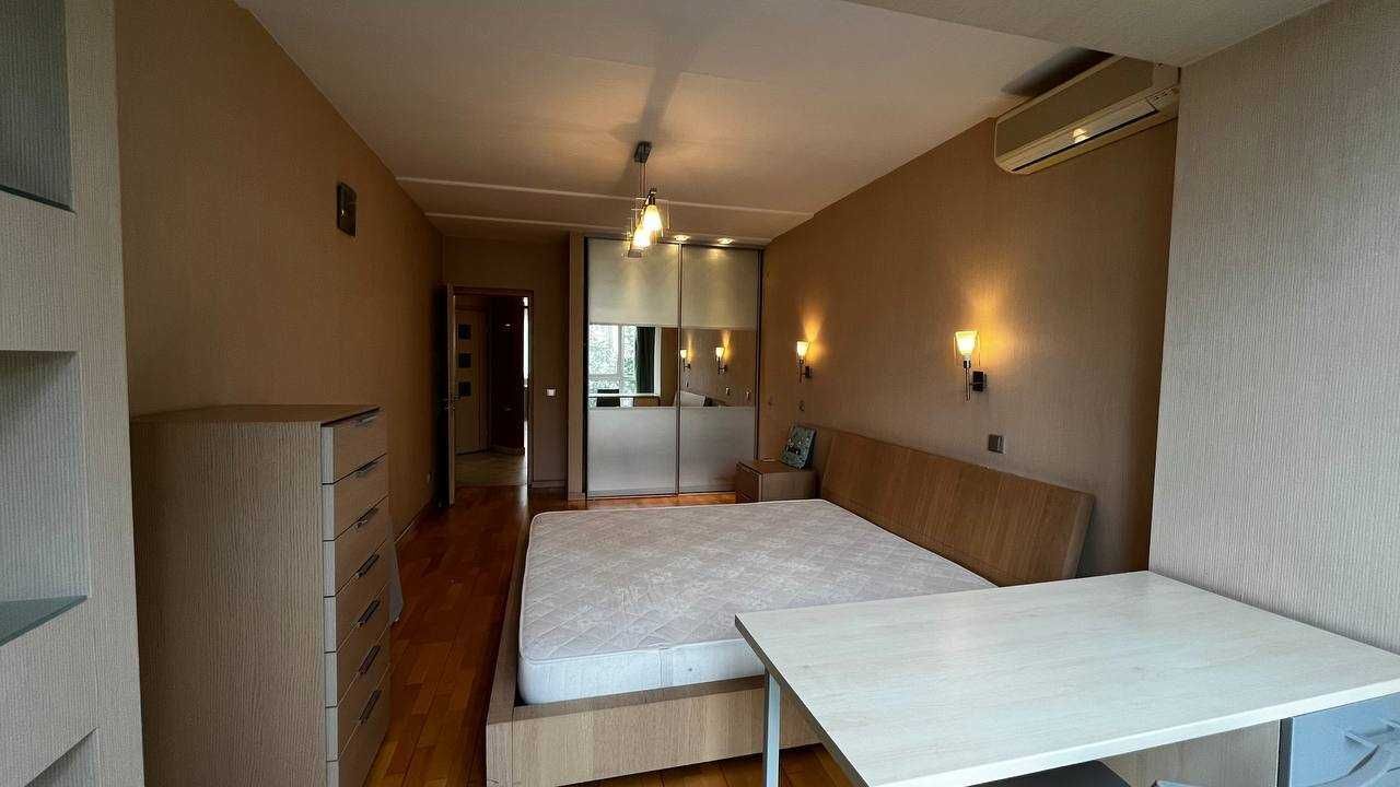 Аренда 2-комнатной квартиры 90 м²