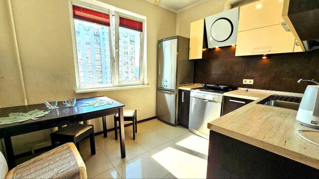 Продаж 2-кімнатної квартири 55 м², Печенізька вул., 34