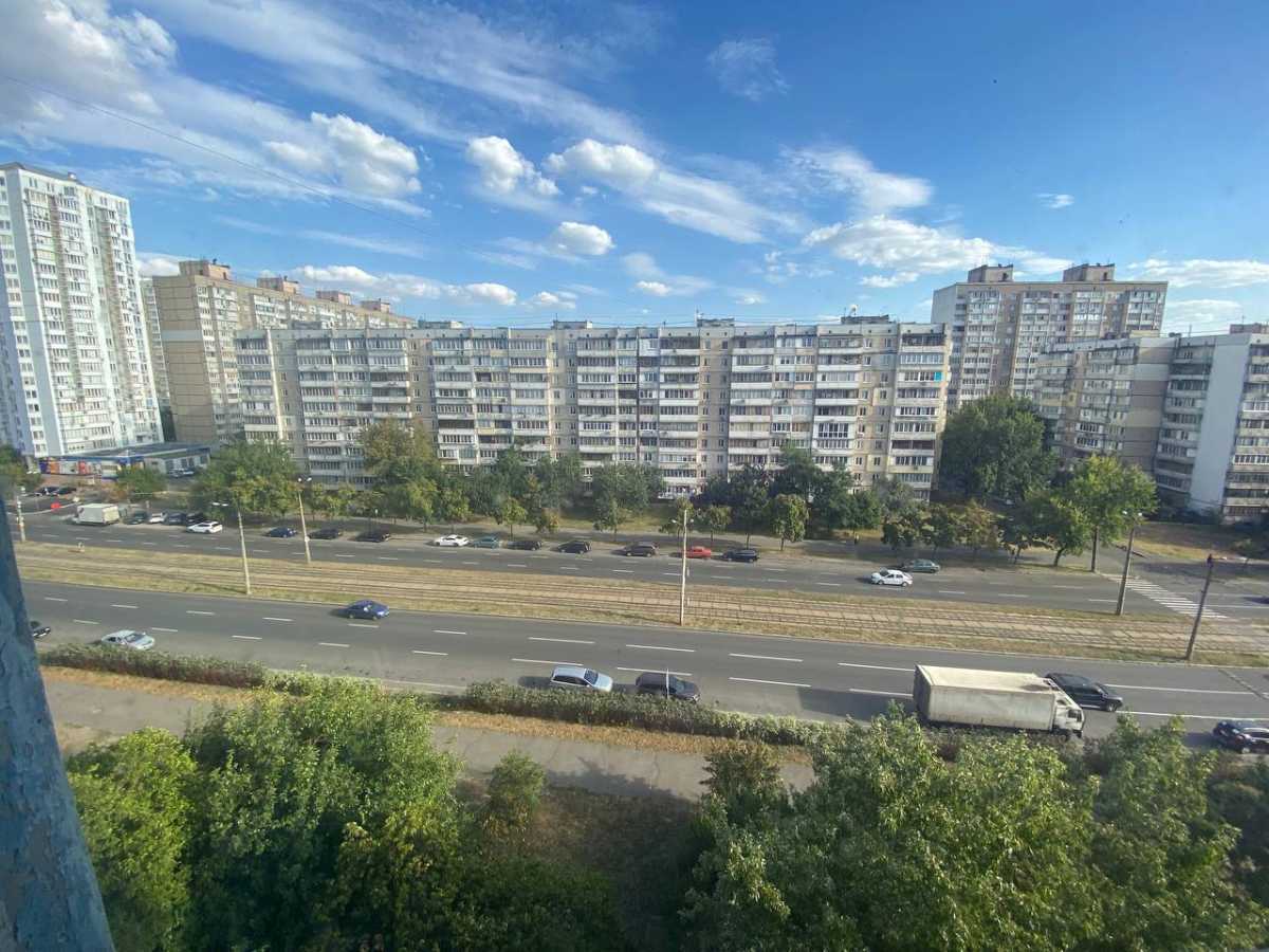 Продажа 2-комнатной квартиры 54 м², Тростянецкая ул., 7