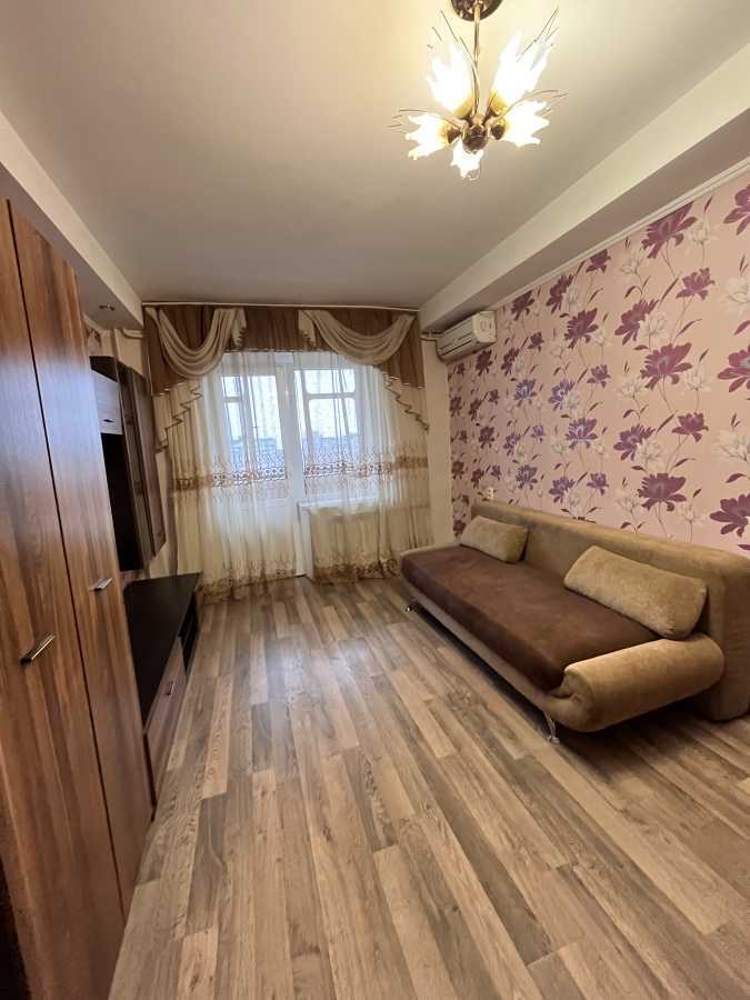 Продаж 1-кімнатної квартири 30 м², Будівельників вул., 1