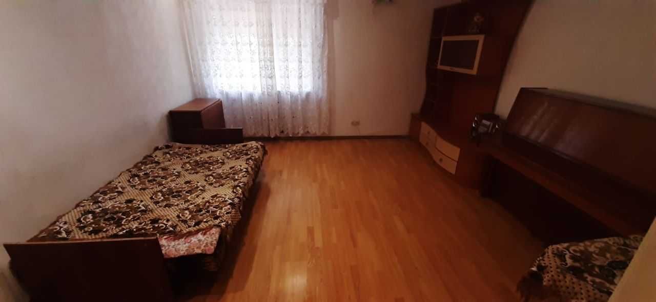 Продаж 2-кімнатної квартири 56 м²