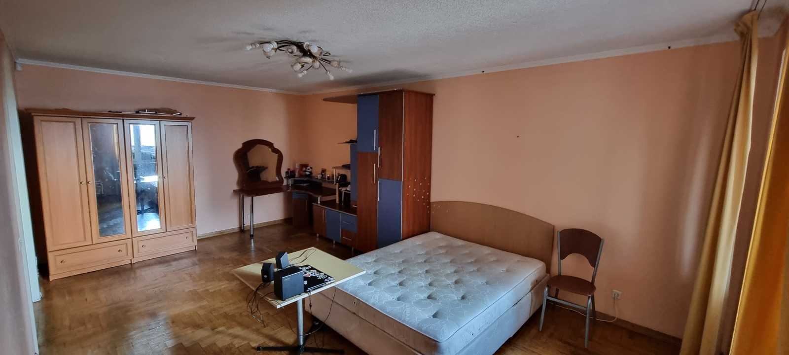 Продаж 4-кімнатної квартири 110 м², Академіка Єфремова вул., 19А