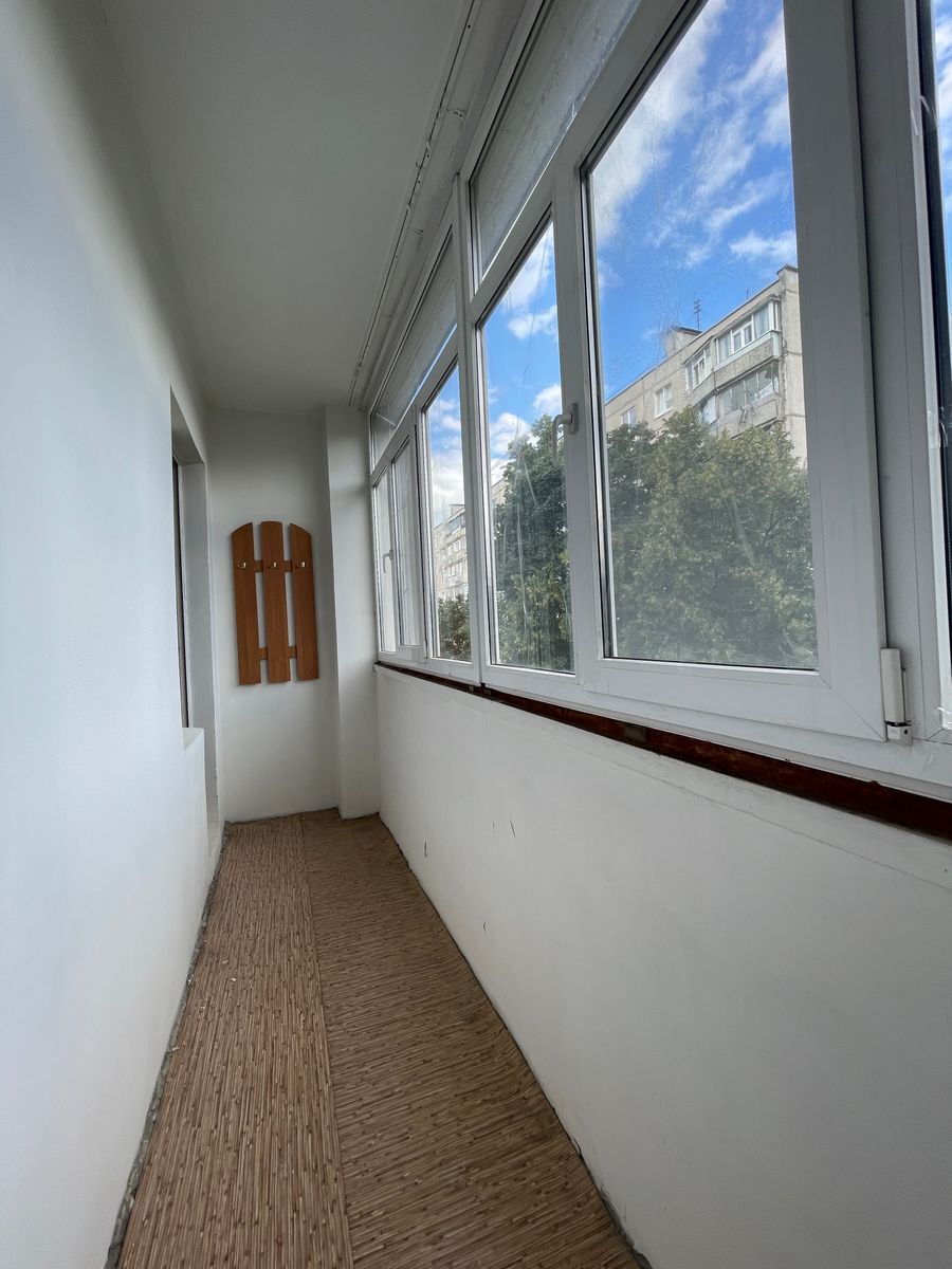 Продаж 2-кімнатної квартири 65 м²