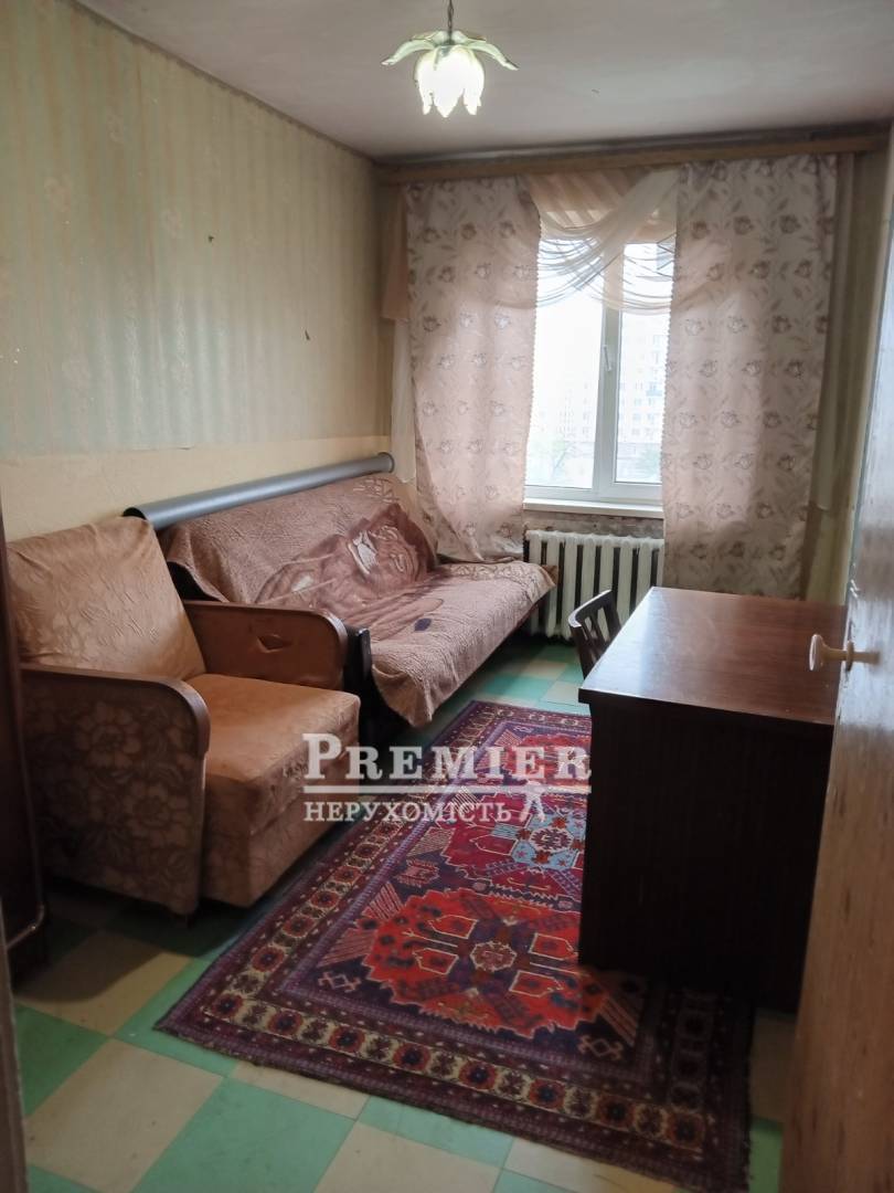 Продаж 3-кімнатної квартири 65 м², Добровольского просп.