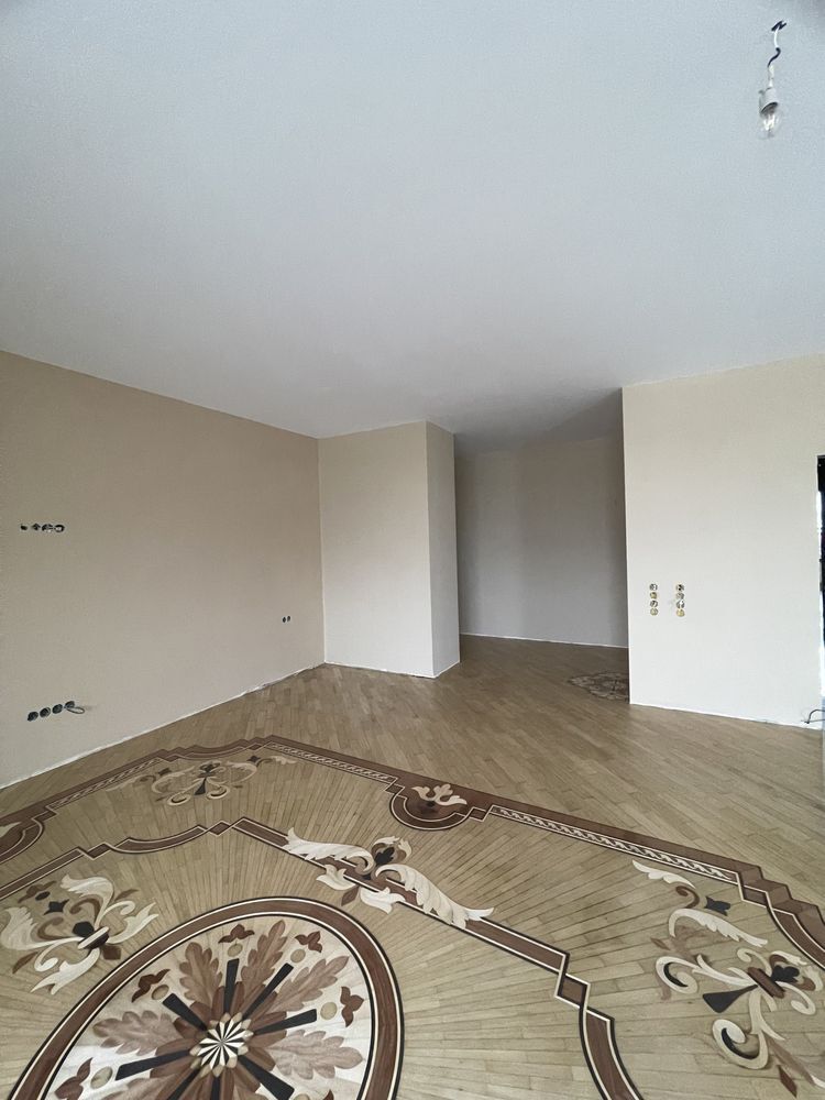 Продажа 2-комнатной квартиры 136 м²