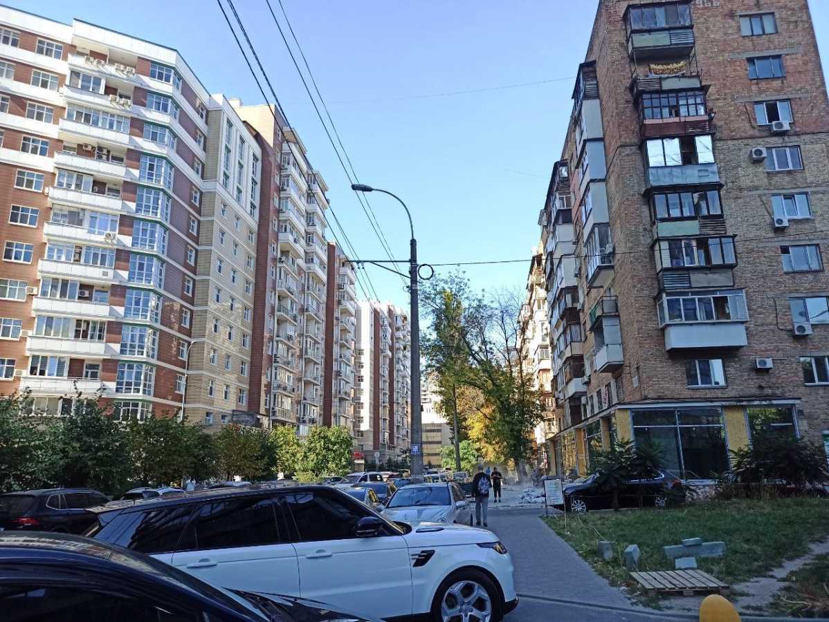 Продаж 2-кімнатної квартири 46 м², Академіка Філатова вул., 1/22