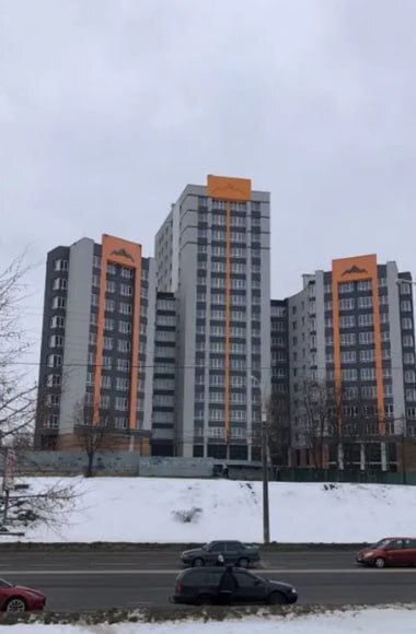 Продаж 2-кімнатної квартири 66.6 м², Харківська вул.