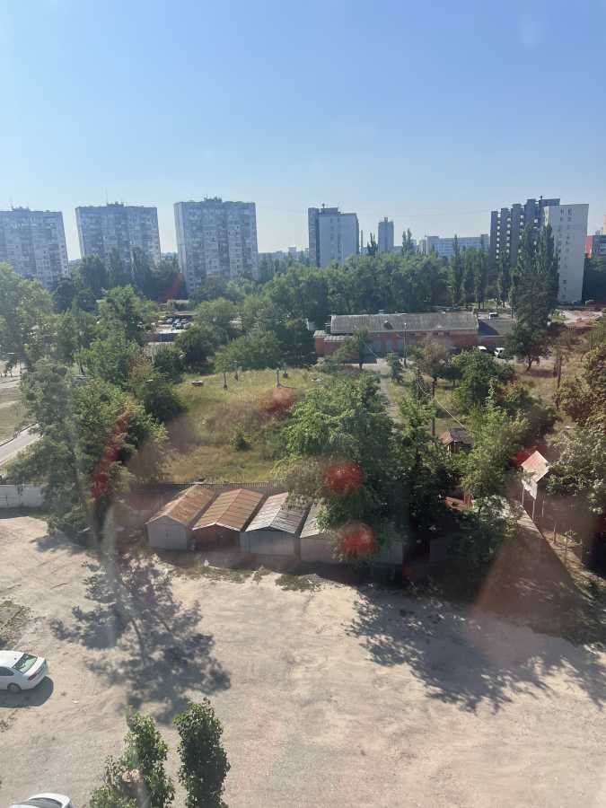 Продаж 2-кімнатної квартири 50 м², Мілютенка вул., 7А