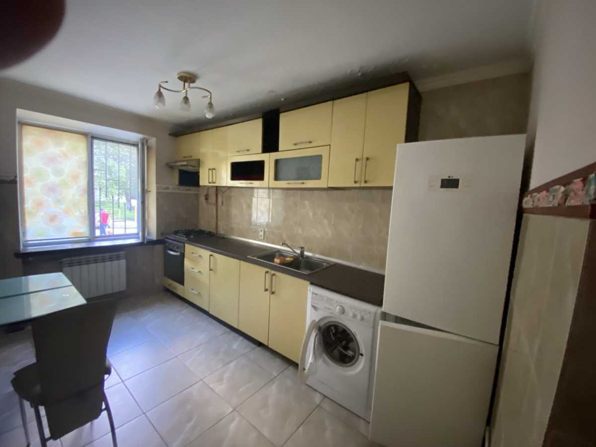 Продаж 4-кімнатної квартири 80 м², Академіка Навашина вул., 11