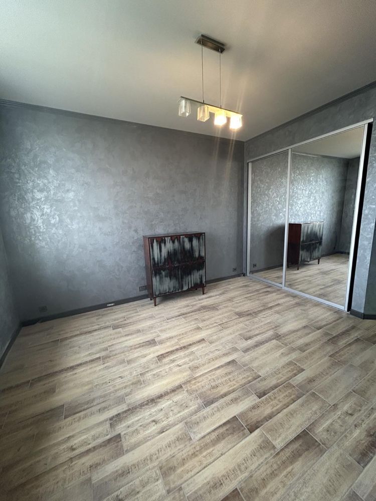 Продажа 2-комнатной квартиры 57 м²