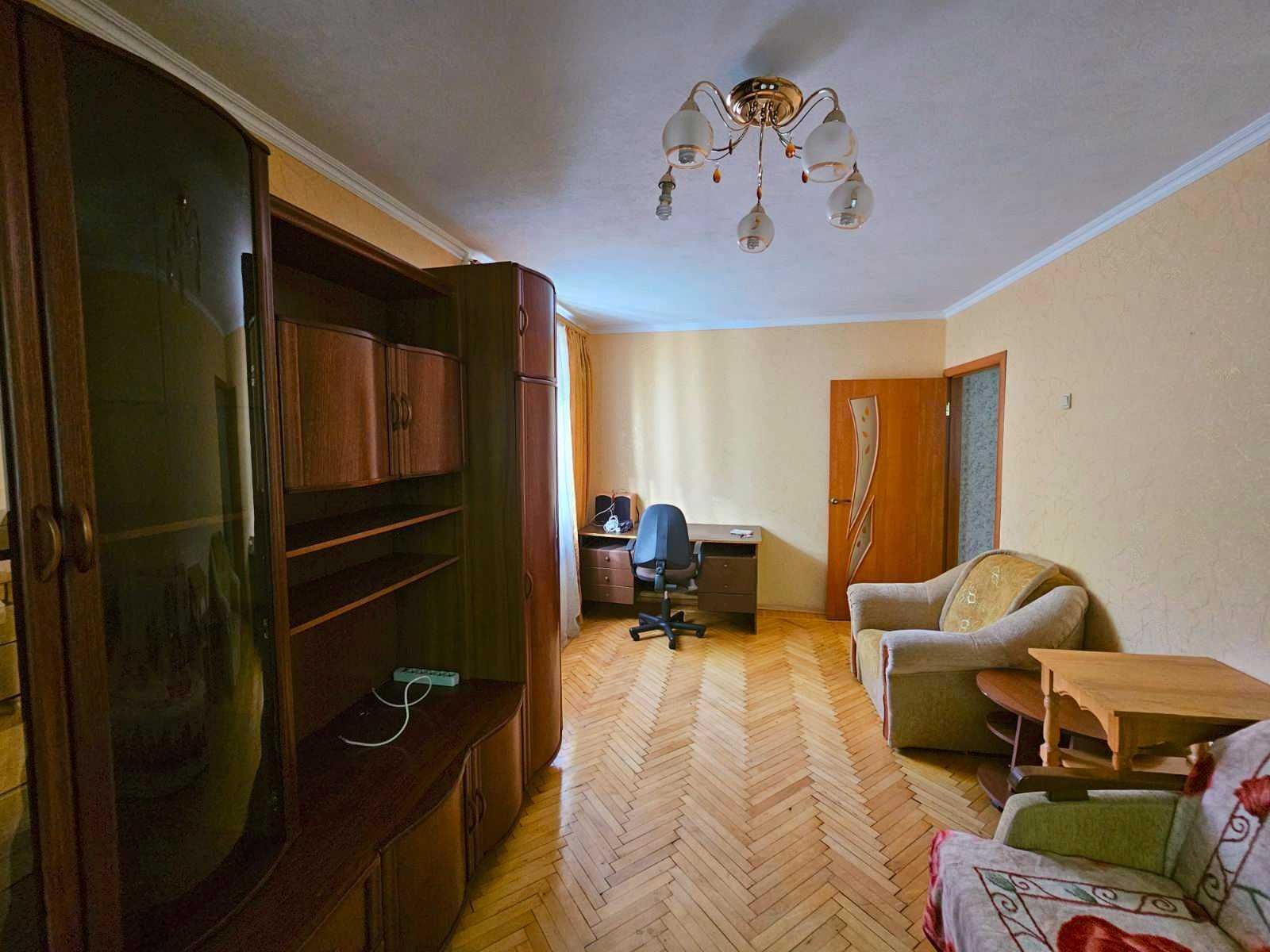 Продаж 2-кімнатної квартири 43 м²