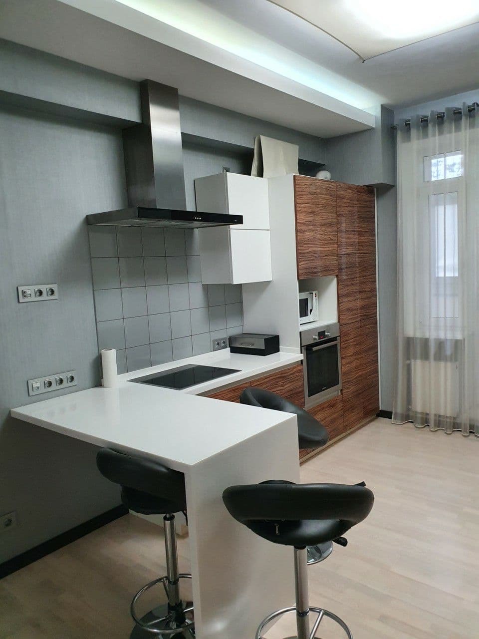 Аренда 3-комнатной квартиры 140 м²