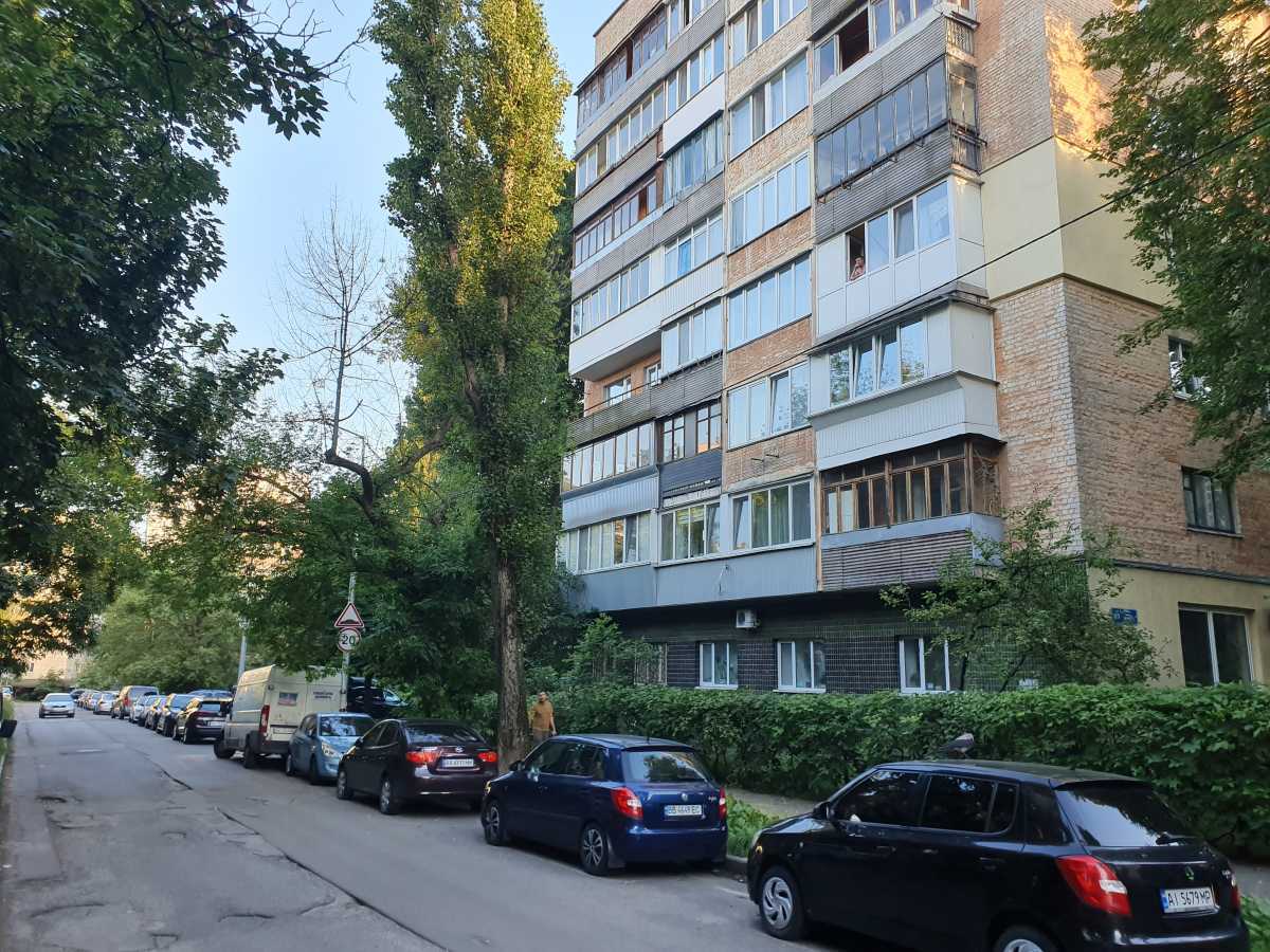 Продажа офиса 82 м², Братьев Зеровых ул., 1/3