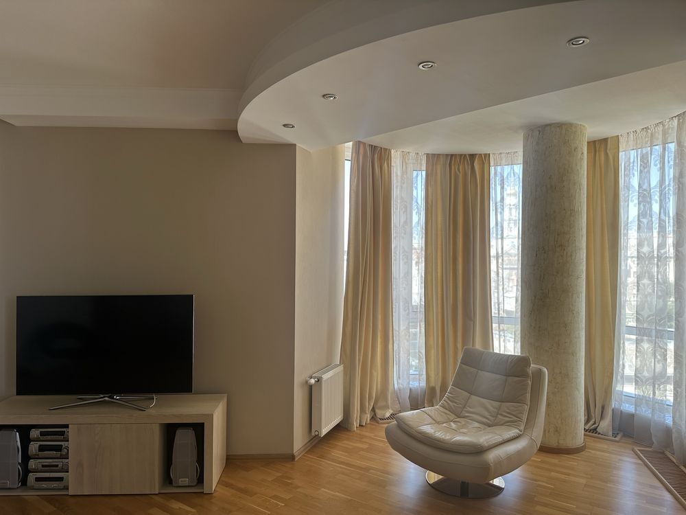 Оренда 4-кімнатної квартири 160 м²