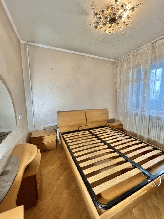 Продаж 4-кімнатної квартири 81.3 м²