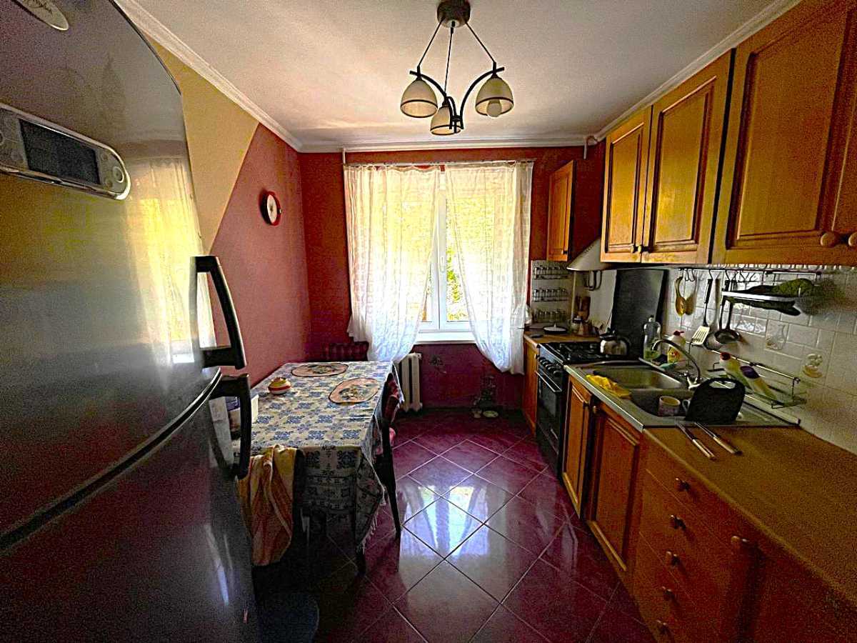 Продаж 3-кімнатної квартири 66 м², Поліська вул., 24