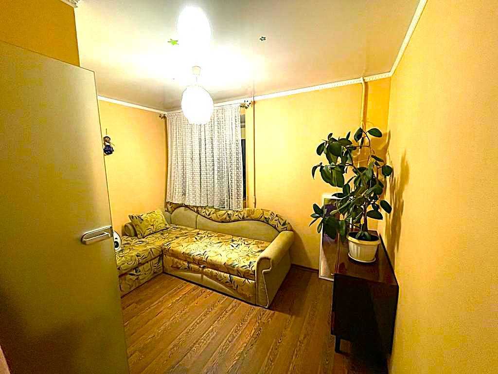 Продаж 3-кімнатної квартири 66 м², Поліська вул., 24