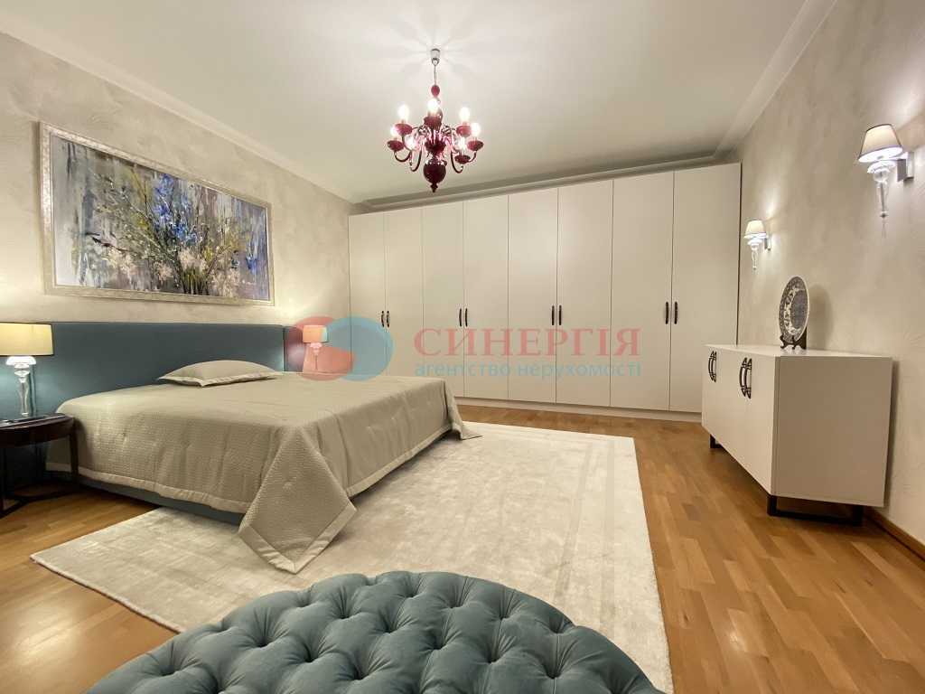 Оренда 3-кімнатної квартири 149 м², Інститутська вул., 18А